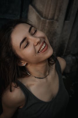 Chloé, 23