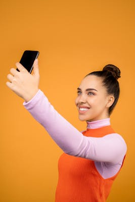 Manon, 28